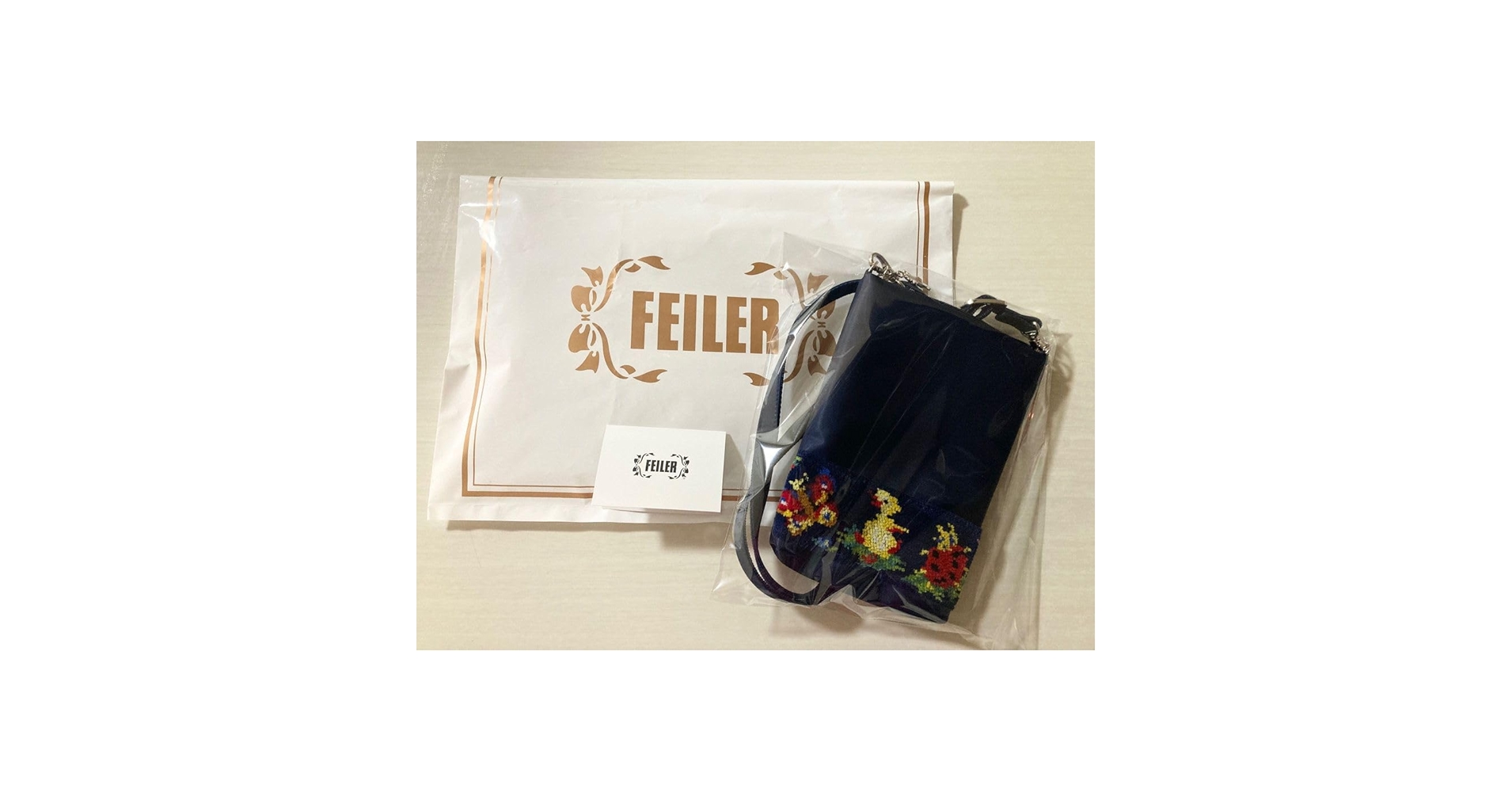 フェイラー　学校フェイラー　ハイジ　スマホショルダー FEILER - 新品 FEILER 学校フェイラー／ハイジ スマホショルダー